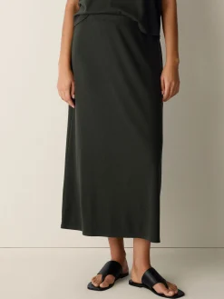 Ribbed Knit Skirt