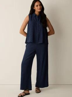 Woven Plissé Wide-Leg Pant