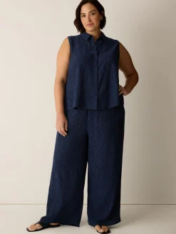 Woven Plissé Wide-Leg Pant